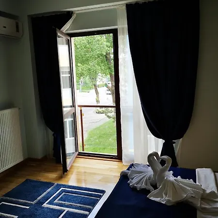 Apartment Aless 3 *