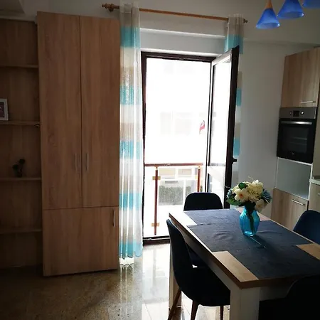 Aless 3 Apartment Mamaia
